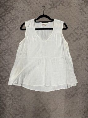 Faherty White V-Neck Gauze Sleeveless Camisole